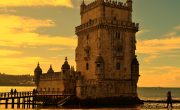 世界遺産　リスボンのジェロニモス修道院とベレンの塔